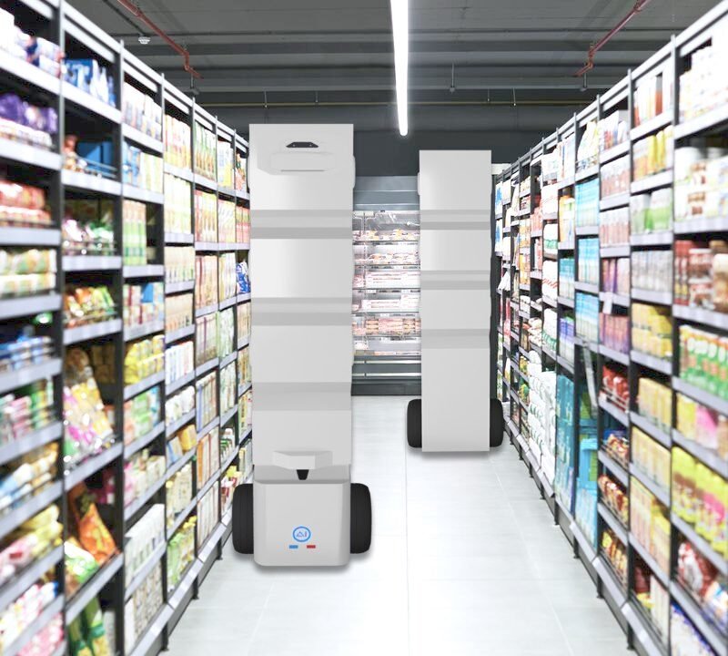 Robot Foxee de chez Ai robotics qui fait l'inventaire dans un centre commercial